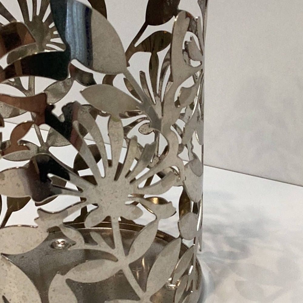 🌺 Bath & Body Works Tall Metal Candle Holder with Flowers - Picture 6 of 10